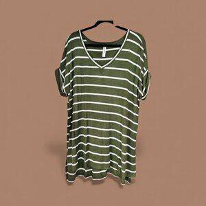 Zenana Outfitters Green & White Striped Oversized w/Cuffed Short Sleeves, size L
